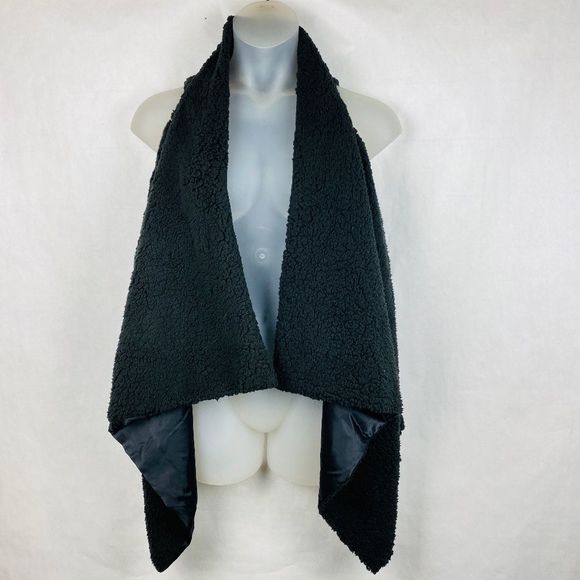 Marcus Allen Sherpa Black Tiered  Flowy Vest - Picture 1 of 8